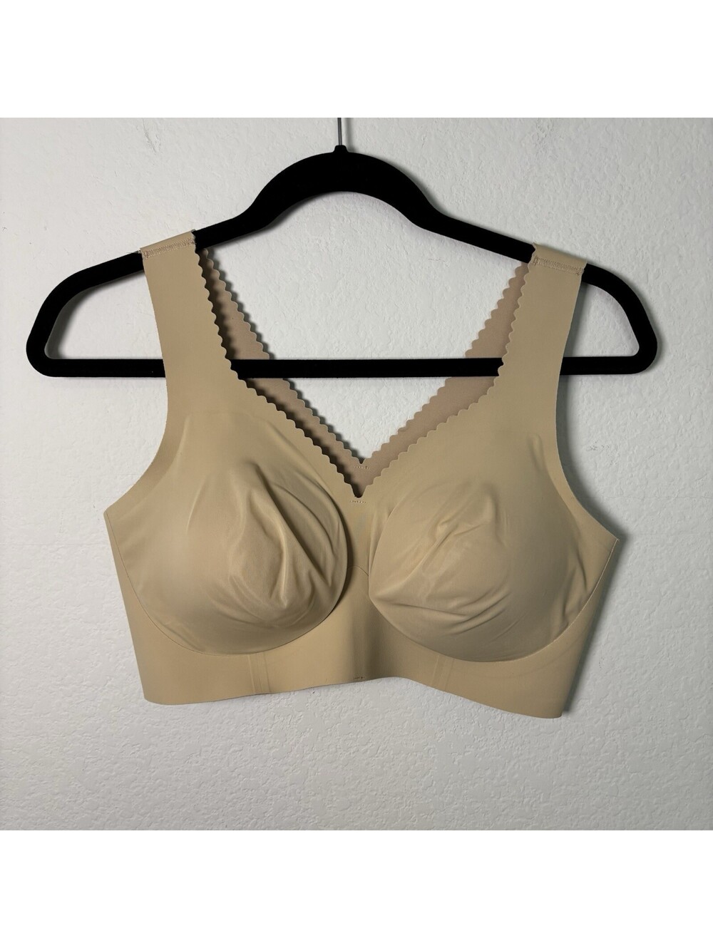 Evelyn & Bobbie The Evelyn Bra Medium Sand Beige Wireless Seamless Support EUC